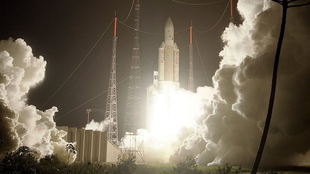 ARIANE 5: Kongsberg Defence og Aerospace var delaktig i utviklingen av Ariane 5, den tyngste kommersielle satellitten som er plassert i geostasjonær bane. Her fra oppskytningen.FOTO: ARIANE SPACE