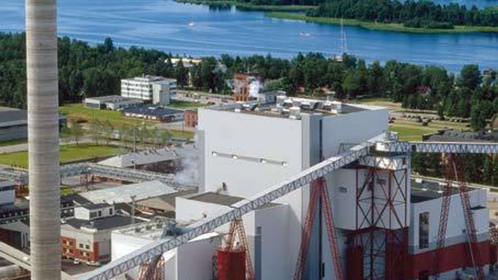 Verdens største dampkjele som benytter CFB-teknologi ved biomasseforbrenning står her, ved Alholmens Kraft i Finland. Kværner Power leverte kjelen, som har en dampkapasitet på 550MW, i 2001. Nå skal de levere en dampkjele med 22MW kapasitet til Fredrikstad.