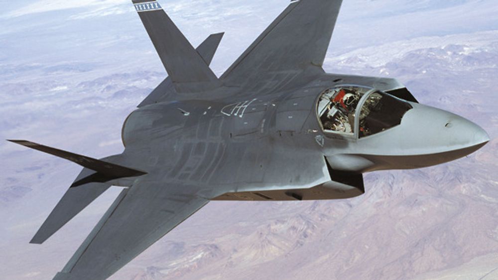 NÆR USYNLIG: Usynlighetsteknikken bak F-117 og bombeflyet Northrop Grumman B-2 er videreutviklet av Lockheed Martin og kompanjongen Northrop. Det er denne teknikken Kongressen nå ikke vil være med på å eksportere.