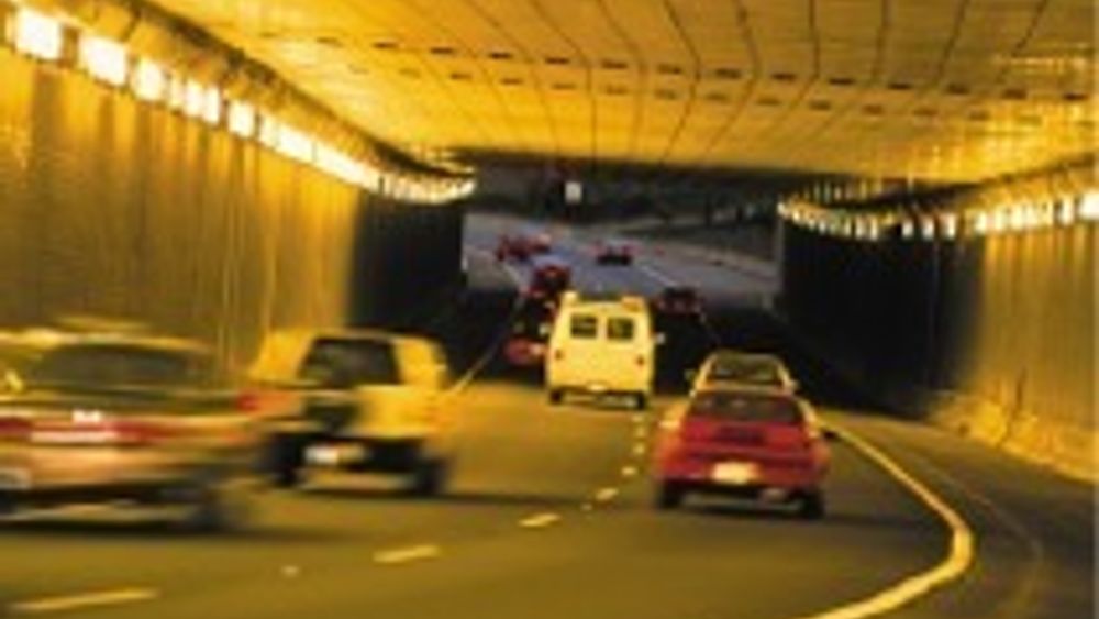 Over halvparten av bilistene vet ikke hva de skal gjøre om det blir brann i en biltunnel.