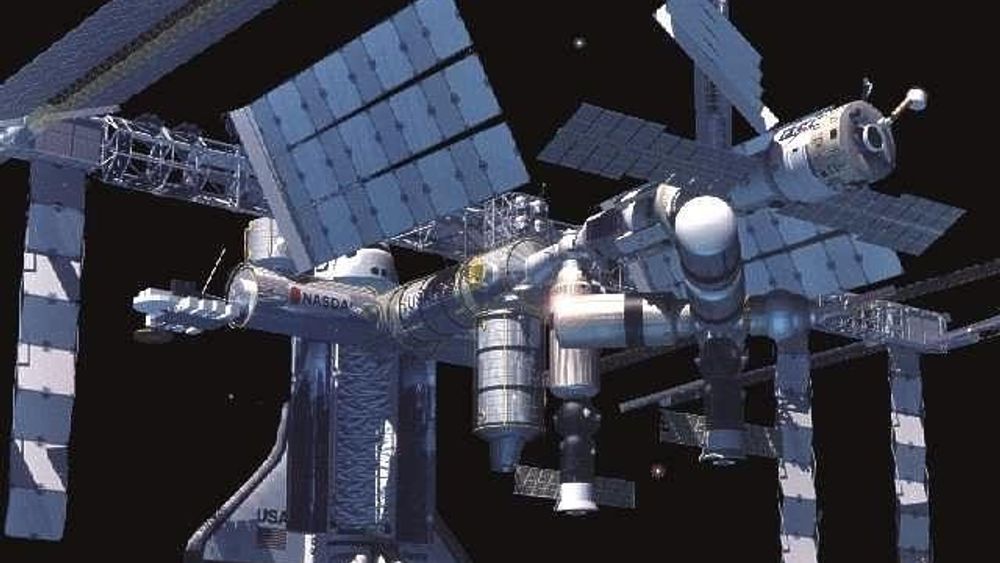 DOKKING: I desember kan du se dette på TV: Da dokker den første romfergen på to år, med den internasjonale romstasjonen ISS. FOTO: NASA
