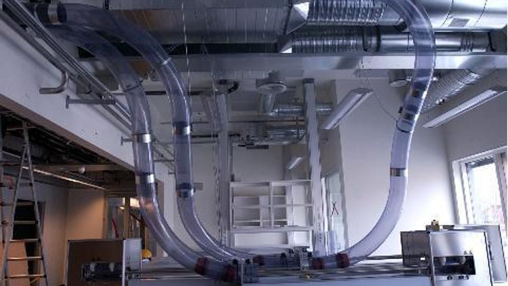 RØRPOST: Fra prøvemottaket i laboratoriet der prøver kommer inn via rørpost.FOTO: HELSE MIDT-NORGE