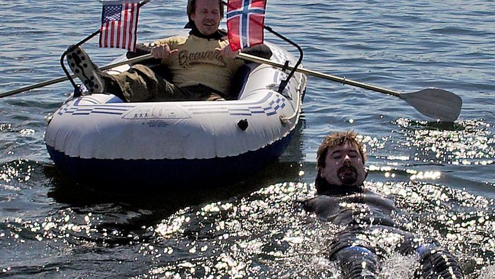 TIL VANNS:Sjefen i Opera Software, Jon S. von Tetzchner klarte ikke å svømme til USA, som han lovet, men han forsøkte i hvert fall.