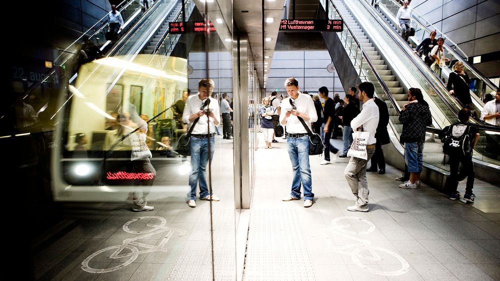 Metroselskapet i København vil ha perrongdører som dette i stedet for en åpen løsning med et automatisk sensorsystem. Foto: Petter Sørensen, Metroselskapet