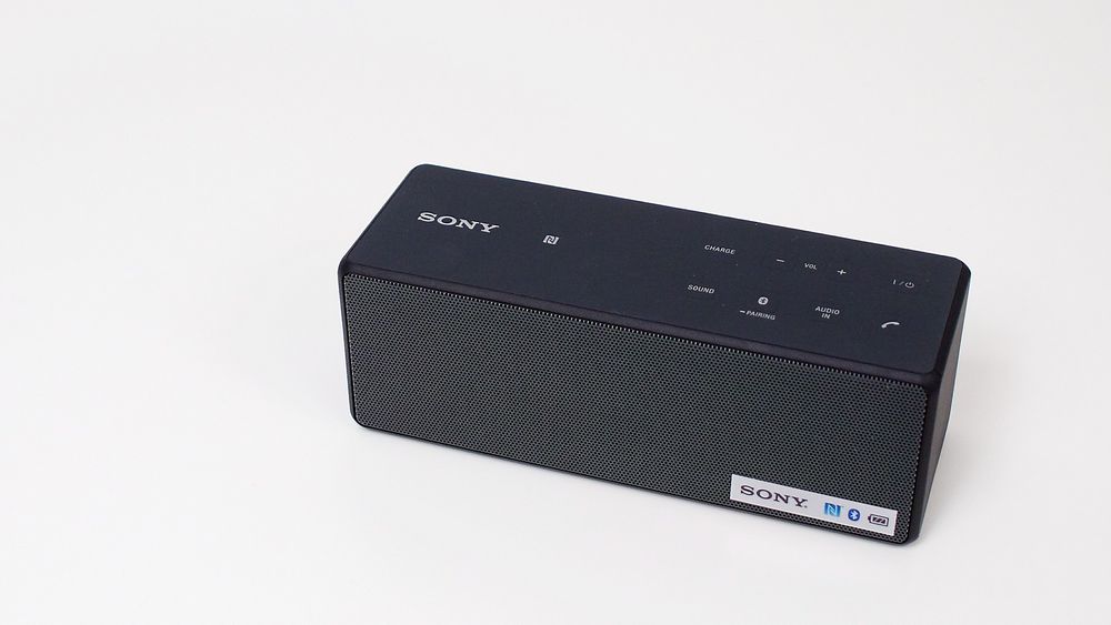 Minst: Sonys SRS-X3 er minst, men kan vise til ganske god lyd i forhold til størrelsen. Dessuten kan den brukes som konferansetelefon. 