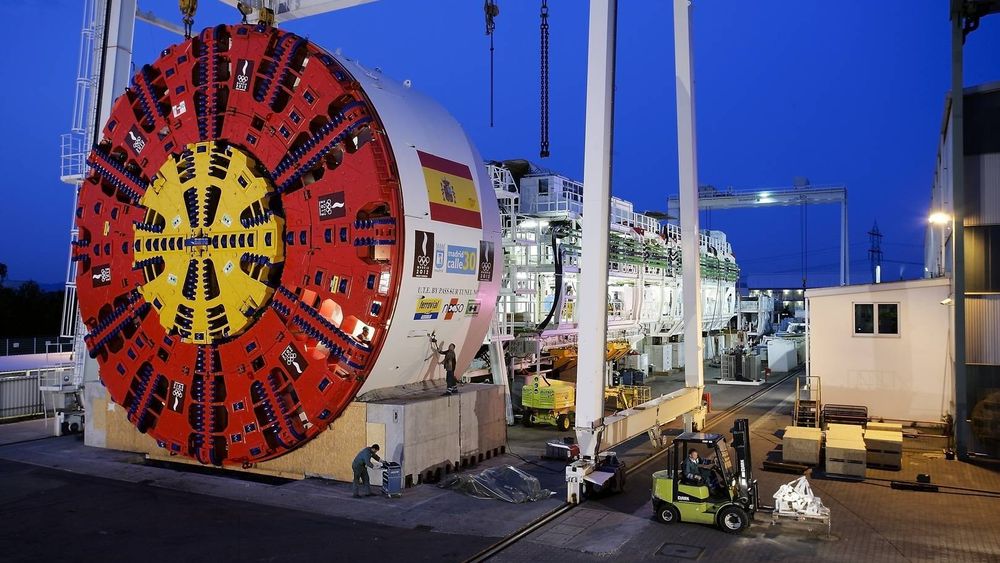 Dimensjoner: Bildet viser tunnelboremaskinen fra Herrenknecht som Acciona Ghella brukte til motorveitunnelen M30 under Madrid. Kutterhodet her har en diameter på 15,2 meter, drøyt fem meter mer enn maskinene som skal bore fra Åsland. Foto: Acciona-Ghella