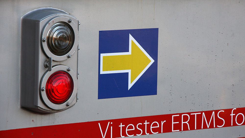  Ved å hente inn dansk ekspertise håper Jernbaneverket på å unngå unødvendige feil i utbyggingen av nye digitale signaler.