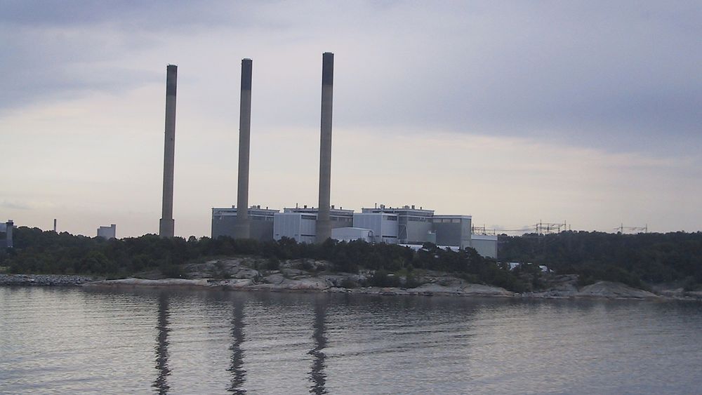 Eons oljekraftverk i Karslhamn er en del av Svenska kraftnäts effektreserve. Det står stille mesteparten av året, og produserer kun i i anstrengte kraftsituasjoner.