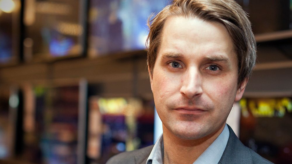 Fagdirektør for digitale tjenester i Forbrukerrådet, Finn Myrstad, mener det minner om keiserens nye klær når Canal digital krever nettleie av kunder som velger bort TV-pakker.