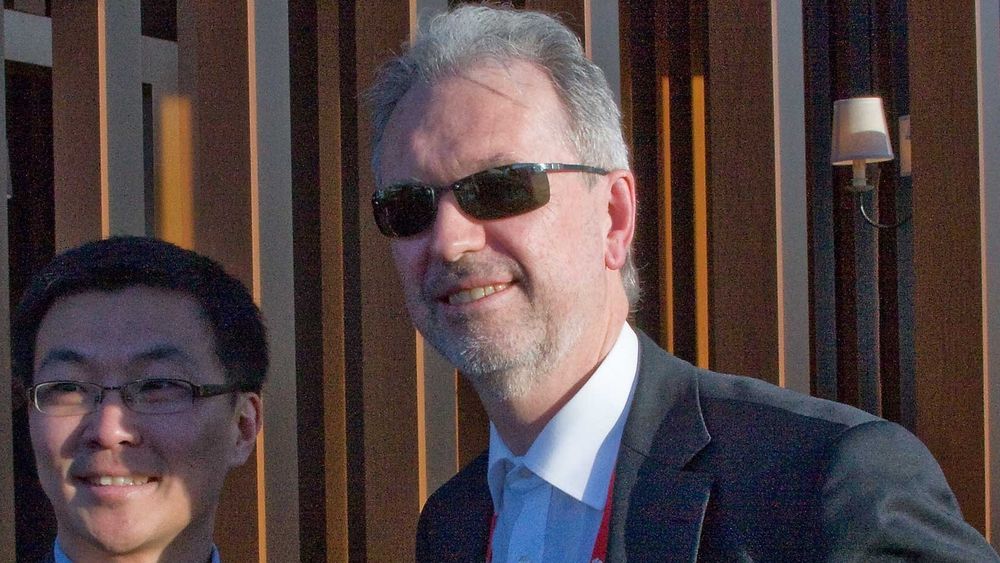 Administrerende direktør i Huawei Norge, Eric Zhang, undertegnet for ett år siden en rammeavtale med Altibox-sjef Nils Arne Bakke under Mobile World Congress i Barcelona. Om Huawei står bak den kommende lanseringen av skybaserte tjenester, vet vi ikke før fredag.