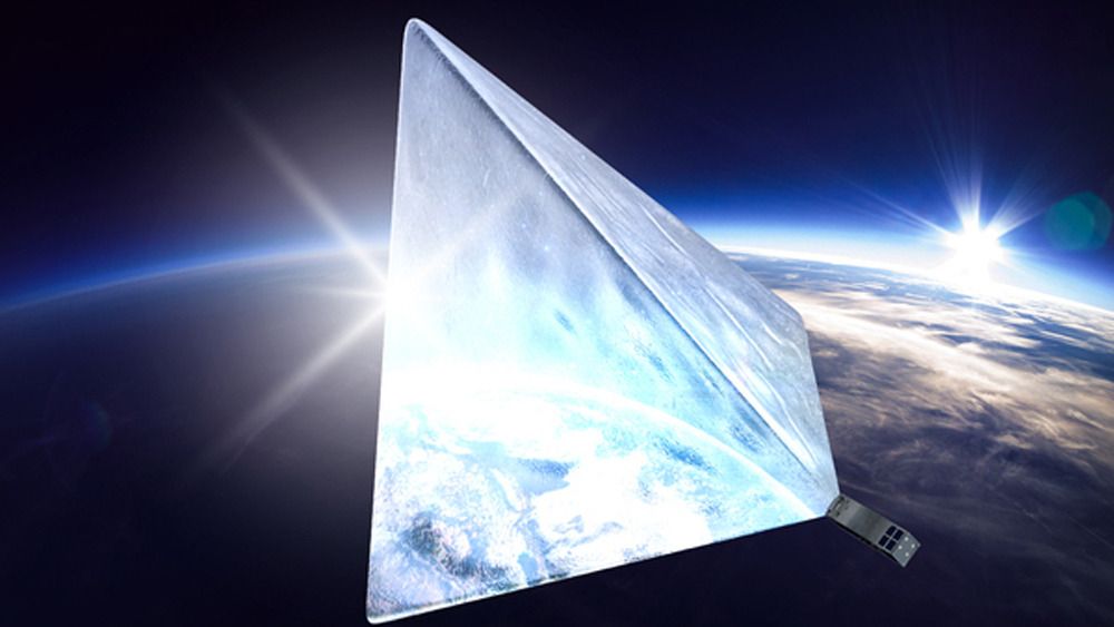 Slik vil den se ut, den russiske Mayak-satellitten som skal bli den lyseste stjernen på himmelen.