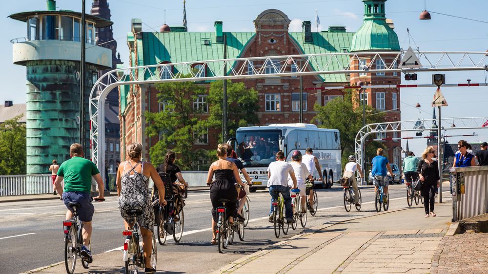København er en av verdens mest sykkelvennlige byer. Nå skal også trafikklysene hjelpe syklister - og busser - frem.