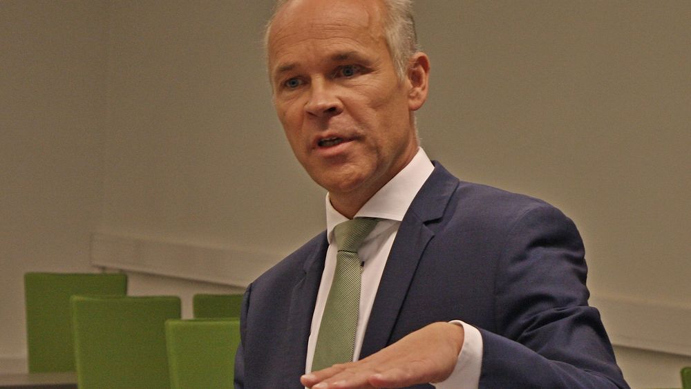 IKKE HAM: IKT-Norge mener at ansvaret for digitalisering ikke bør ligge hos kommunal- og moderniseringsminister Jan Tore Sanner (bildet), men i stedet flyttes til Finansdepartementet, som har mer pondus, penger og makt.