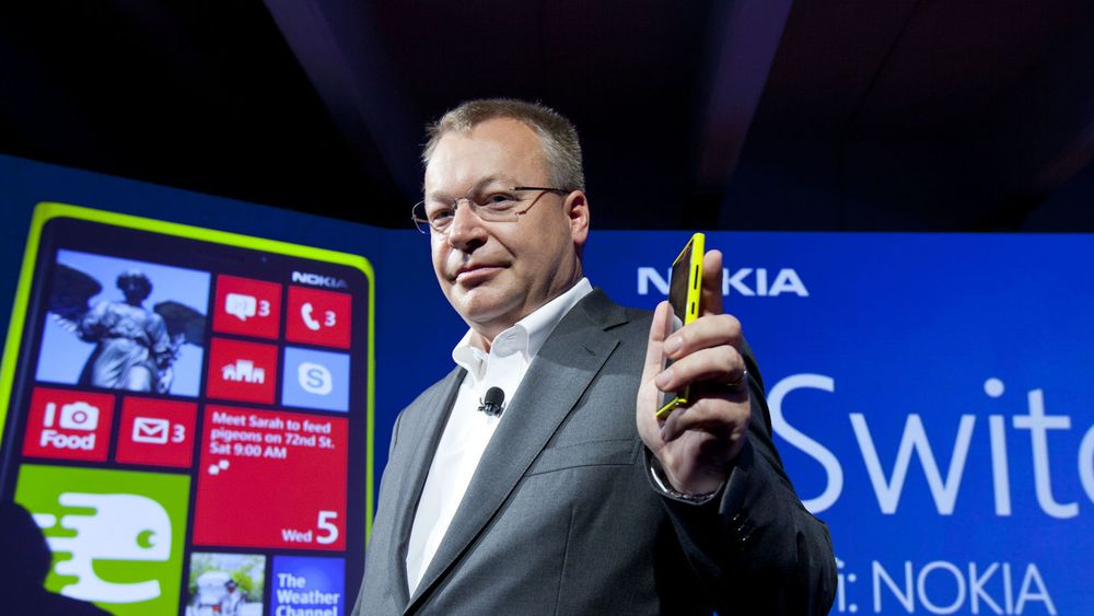 Nokia-sjef Stephen Elop kunne tirsdag stolt presentere at selskapet han leder blir kjøpt av sin tidligere arbeidsgiver. 
