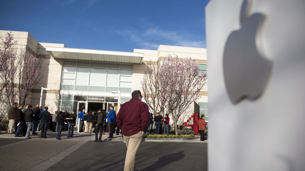Etter det kildene til den anerkjente avisen Wall Street Journal erfarer skal Apple starte produksjon av en ny iPhone i inneværende kvartal. Lansering kan skje i sommer. 
