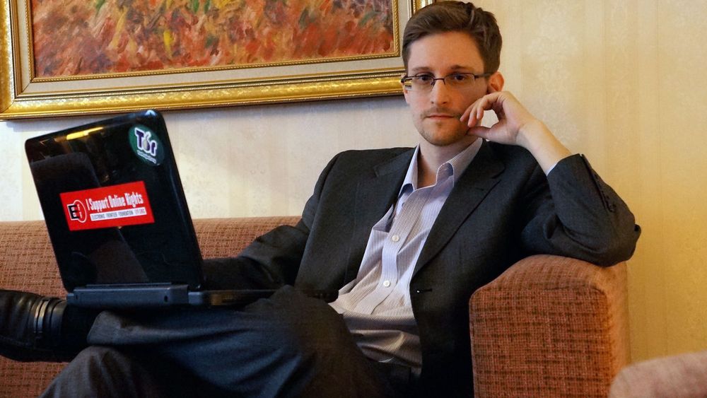 Edward Snowden i dekning et sted i Russland. Den spionasjesiktede amerikaneren forklarer nå hvorfor han valgte å lekke topphemmelig informasjon om USAs digitale masseovervåking.