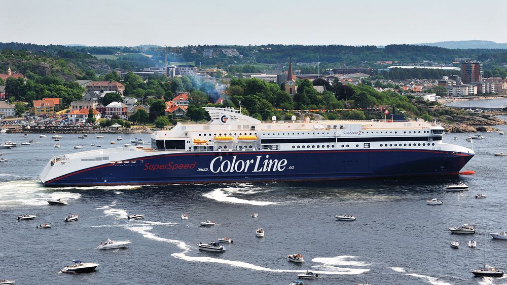Superspeed 2 fotografert da skipet kom til Larvik i juni 2008. Skipet er 211 meter langt, 26 meter bredt og kan ta nær 2000 passasjerer og 764 biler, eventuelt 117 trailere. .