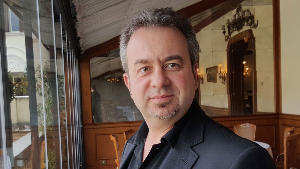 Dean Bubley i Disruptive Analysis ser store utfordringer når bedrifter skal innføre sikkerhet for data og inntrengning via enhetene arbeidstakere tar med seg inn i jobbnettverket. Hvordan få inn sikkerhet eksempelvis i dashbordet på en androidbasert bil, spurte han under Netevents i Roma.