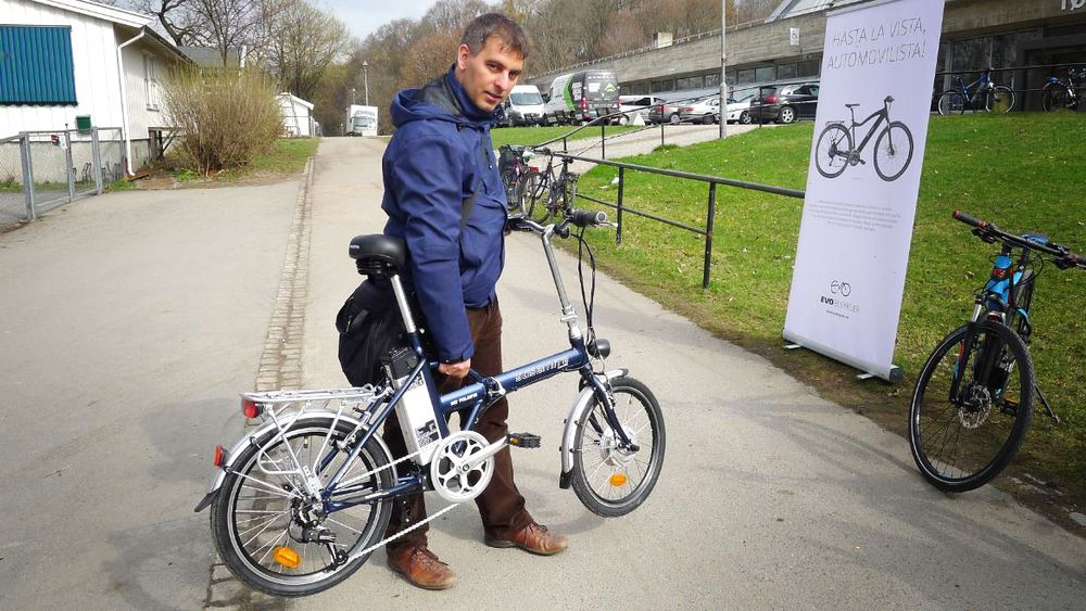 Hannes Neupert, president i den tyske organisasjonen Energy Extra, testet sin første elsykkel i 1992. Etter det har han hatt elsykkel som heltidsgeskjeft. Denne uken besøkte han Norge.