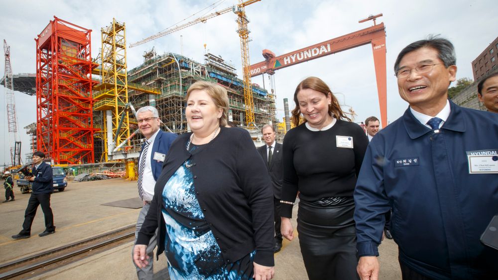 Erna Solberg - her på det sørkoreanske verftet Hyundai Heavy Industries, der både Goliat og Aasta Hansteen har blitt bygget.