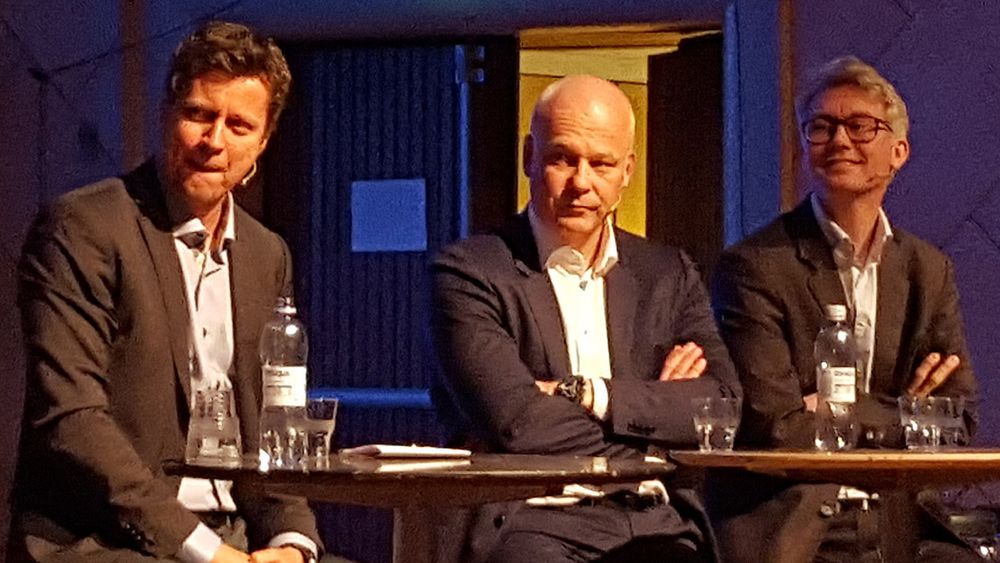 Fra venstre: Trygve Rønningen, Thor Gjermund Eriksen og Olav T. Sandnes er enige om at "terrorbalansen" mellom kringkasterne og distributørene vil pågå i lang tid.