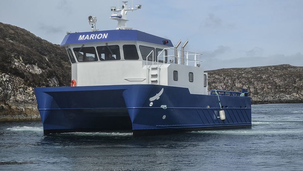 Den elektriske arbeidsbåten bygges over samme design som MS Marion, en 13,5 meter bred og 7,65 meter bred katamaran med en besetning på 2-3 personer. Marion kan transportere opptil 30 tonn på dekk og er utstyr med en 32 tonns kran.