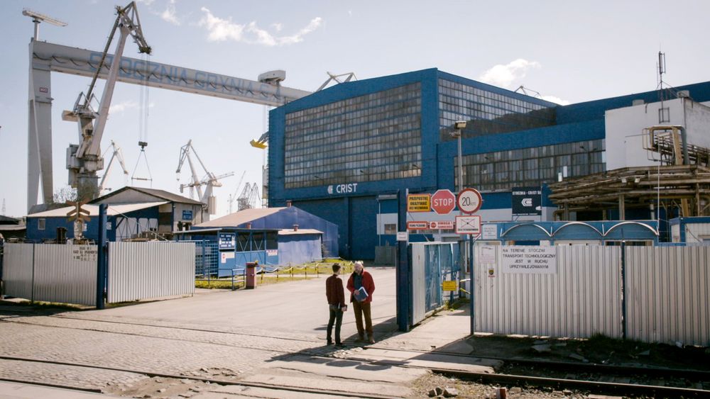 Her, på Crist-verftet i Gdynia i Polen, avslørte Vice-reporterne at det benyttes nordkoreanske tvangsarbeidere. Crist bekrefter nå for Teknisk Ukeblad at de bruker nordkoreanske arbeidere, men avviser dårlige arbeidsforhold.
