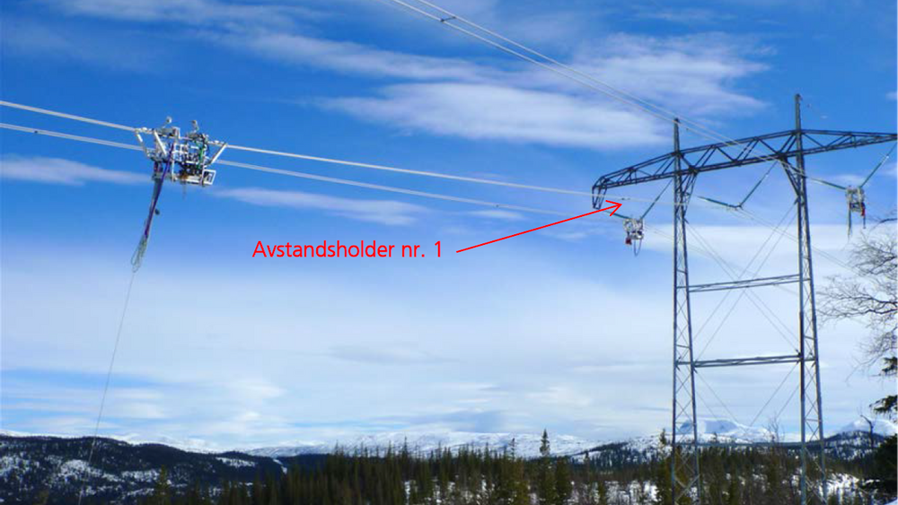 Her er linjevognen som ble brukt da en ansatt i Powerline omkom i en ulykke i Hemnes kommune i Nordland i mai. For denne ulykken viser granskningsrapporten mulige brudd på instruksen for bruk av vogna, men konkluderer ikke entydig med om dette var avgjørende for ulykken.