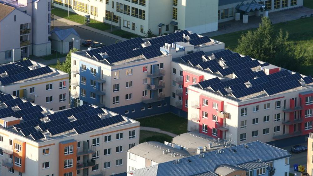 Svensk solskatt: Svenske borettslag er blant de som rammes nå når svenske myndigheter har innført skatt på bruk av egen solenergi.