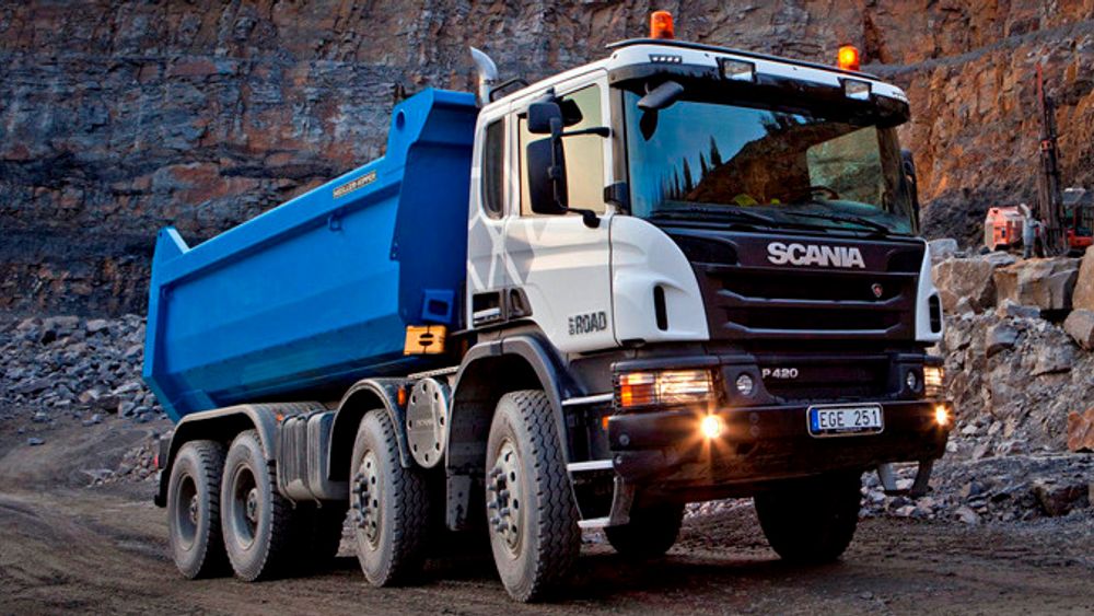 En rekke lastebilprodusenter er ilagt milliardbot for prissamarbeid. Scania har så langt nektet å inngå forlik.