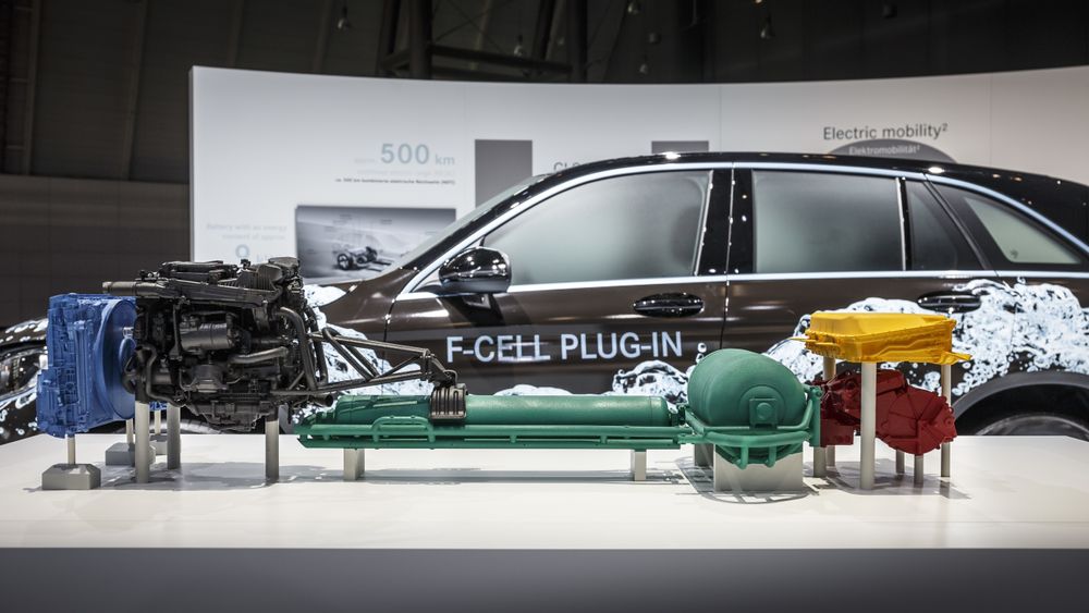 Mercedes-Benz viste fram sin nye generasjon hydrogenteknologi i sommer. Den skal først plasseres under skallet på en GLC-suv.