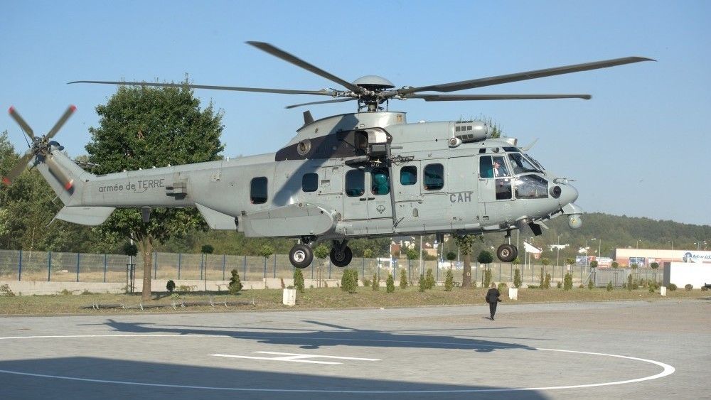 H225M Caraca lander i Polen tidligere denne uka. Dersom alt klaffer for Airbus Helicopters, har de solgt hele 80 slike helikoptre på en måned.