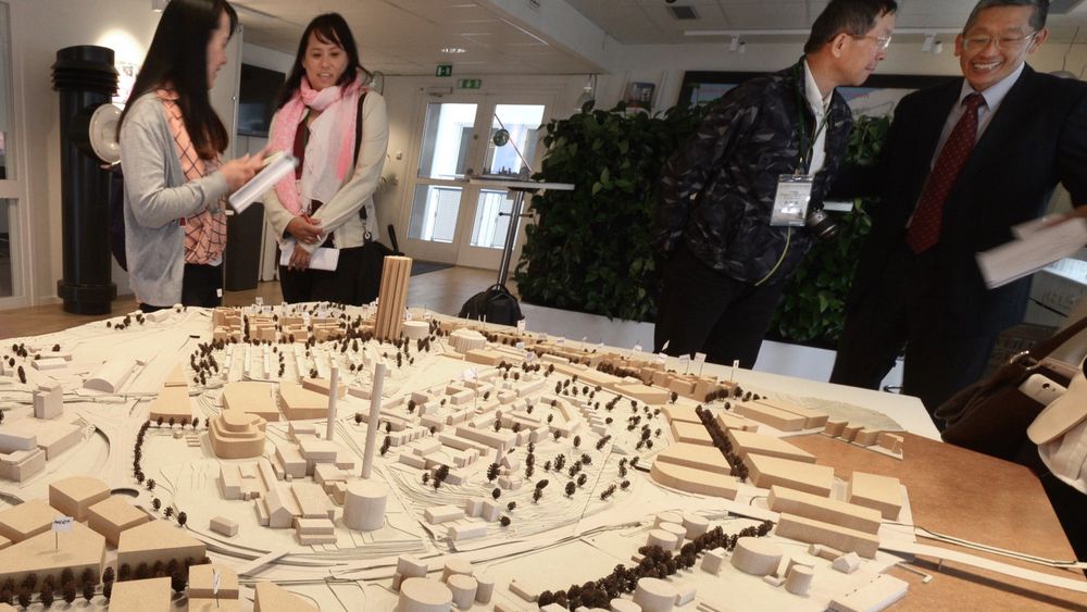 Vekker interesse: Da vi studerte Stockholm kommunes modell for Norra Djurgårdsstaden, dumpet det plutselig inn en entusiastisk delegasjon fra Taiwan.