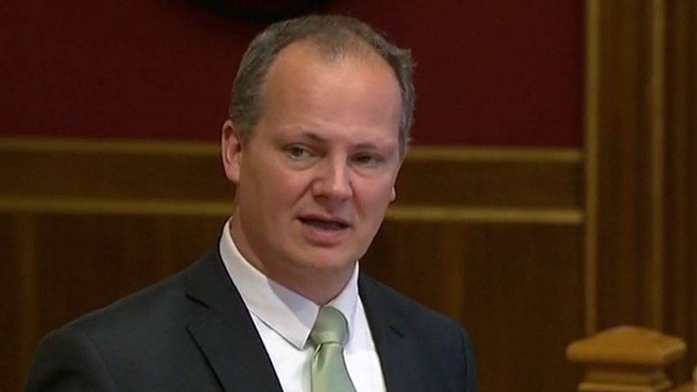 Samferdselsminister Ketil Solvik-Olsen under Stortingets spørretime på onsdag, hvor han sa at kobberstriden skal løses.