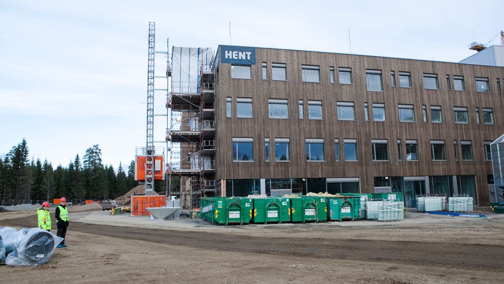 Det nye sykehusbygget på Jessheim har høye miljøambisjoner, men bygges uten solceller eller solfangere.