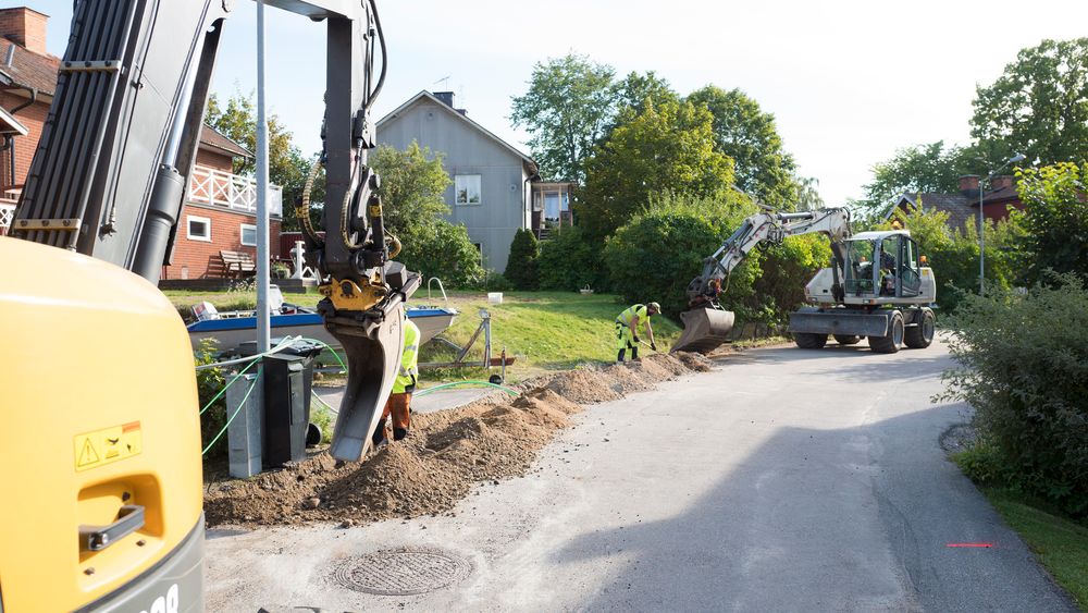 Flere av EQTs fiberselskaper øker størrelsen på nettverket, både ved hjelp av oppkjøp og, som IP-Only gjør her, graver ned fiber selv.