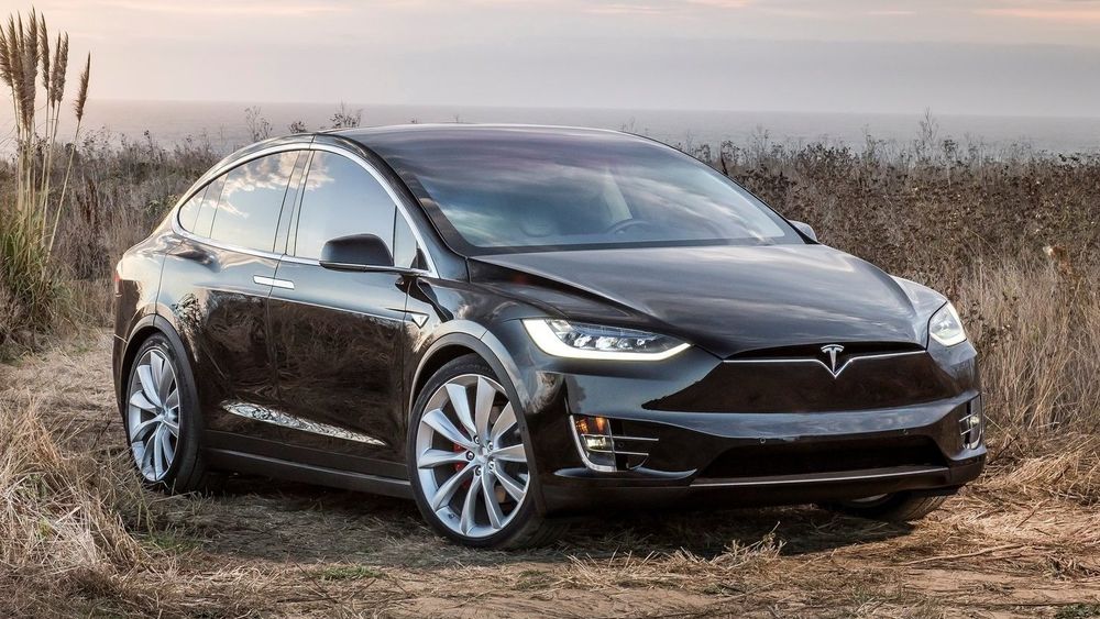 Momsfritaket for Tesla Model X tilsvarer nå en halv milliard kroner.