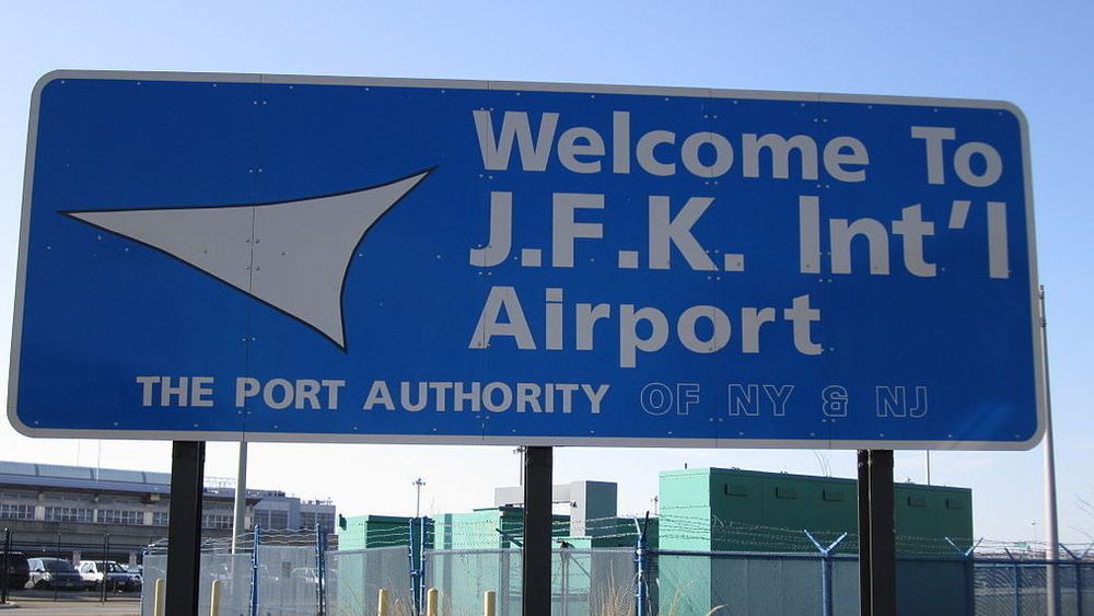 Ankommer man USA via J.F.K International Airport (JFK) ved New York og hevder at man er programvareutvikler, bør man kunne sine datastrukturer og algoritmer.