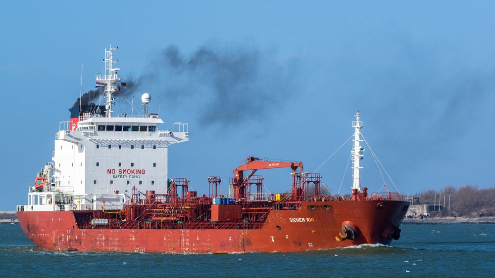 Tungtransport og innenriks skipsfart står for en stor del av norske klimautslipp som ikke er omfattet av kvotehandel.