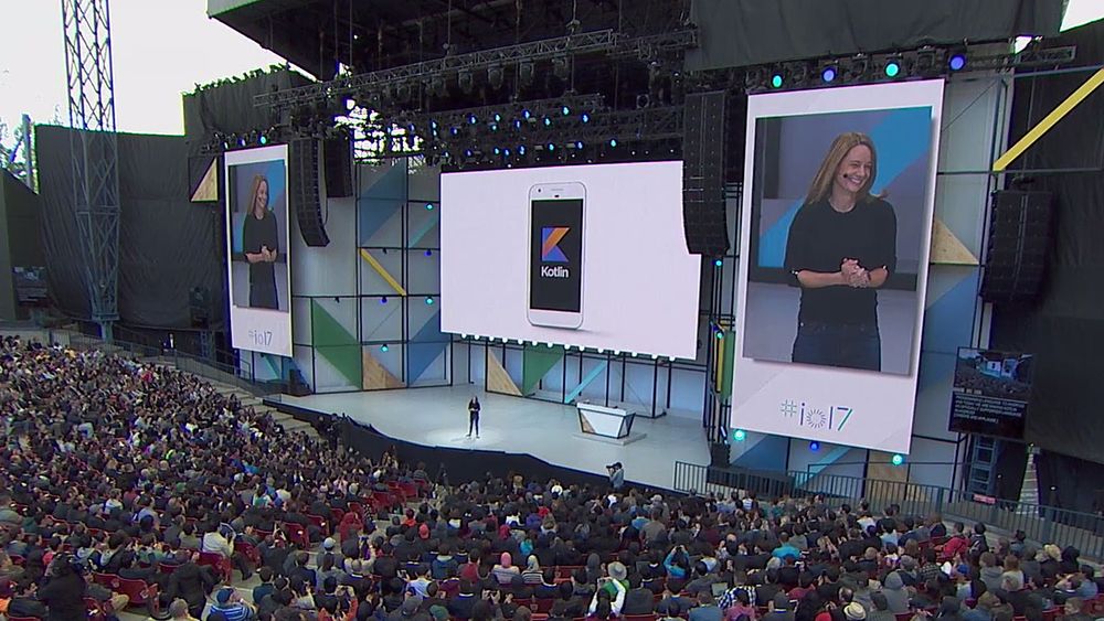Det var liten tvil om at Stephanie Saad Cuthbertson, PM-direktør for Android hos Google, frydet seg over jubelen fra forsamlingen da hun kunngjorde Kotlin for Android-nyheten.