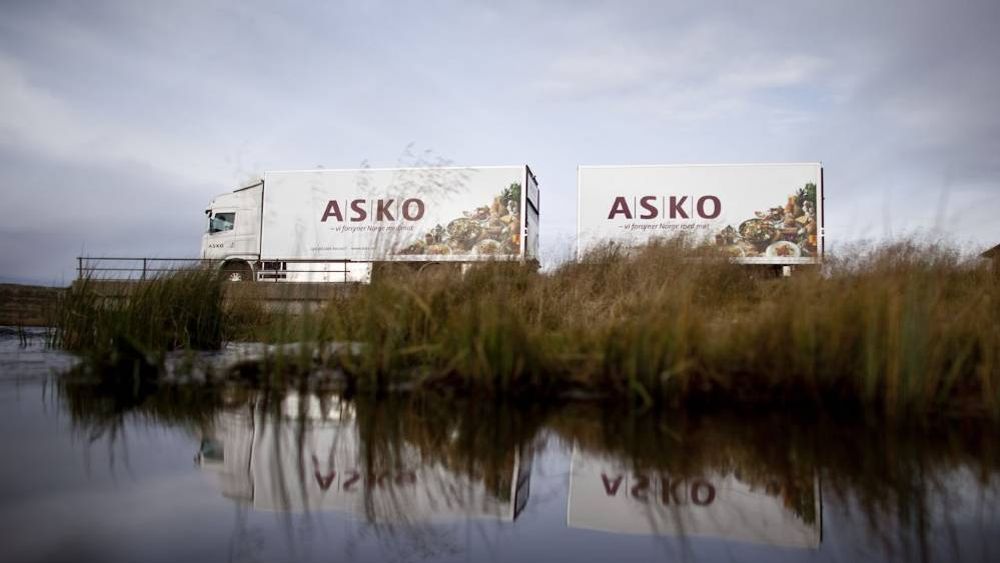 Asko skal drive lastebiler med hydrogen laget fra strøm fra lagertaket.