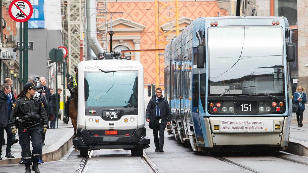 Selvkjørende minibusser skal bli en realitet i Norge neste år. Men dette er bare et lite steg på veien mot store endringer som vil forandre samfunnet totalt.
Foto: Håkon Mosvold Larsen / NTB scanpix