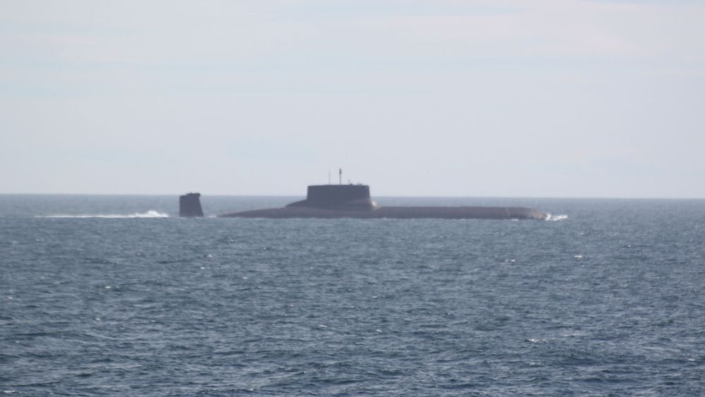 Verdens største atomdrevne ubåt, russiske Dmitrij Donskoj, er igjen på vei mot norske farvann.