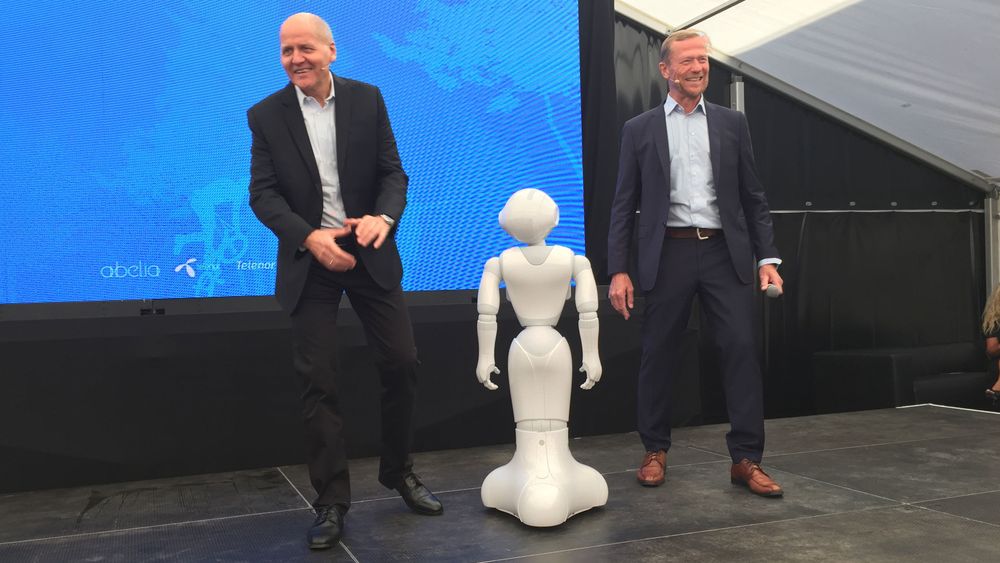 Konsernsjef Sigve Brekke og direktør for Telenor Bedrift, Ove Fredheim, lanserte nyheten om storsatsing på mobilitetsanalyser fra mobilnettet under Telenors arrangement «Future Lounge» under Arendalsuka.