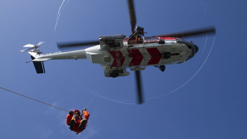 Fra fredag skal CHC Helikopter Service drive redningstjenesten på Florø med dette AS332L1 Super Puma awsar-helikopteret.