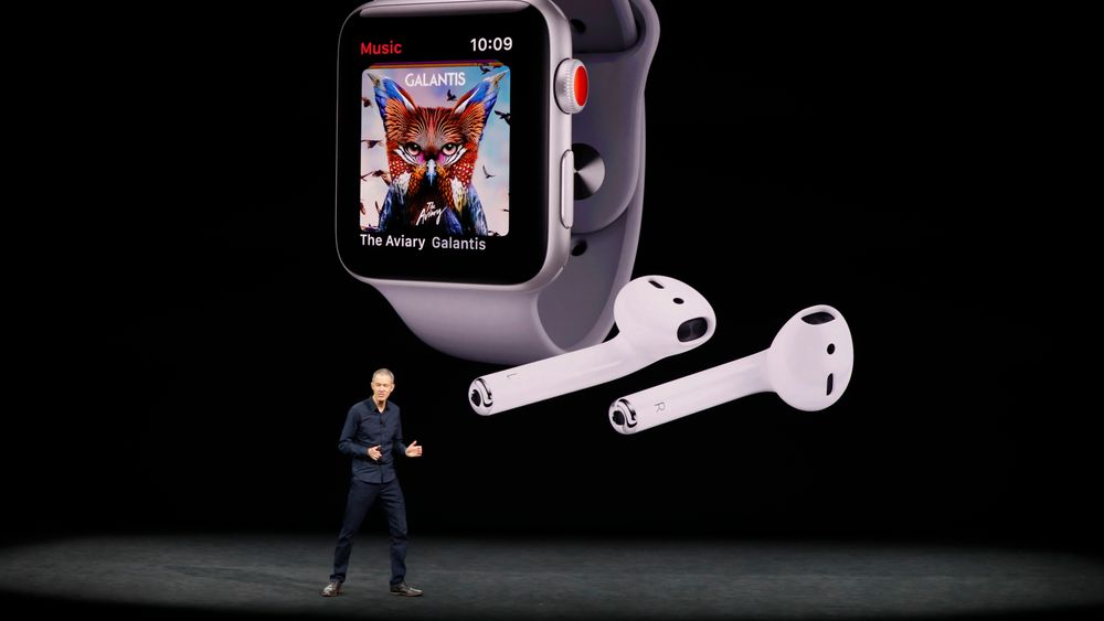 Jeff Williams, COO i Apple viste frem nye Apple Watch Series 3.