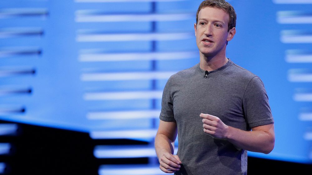 Mer årvåken: Facebook-sjef Mark Zuckerberg sier de skal bli mer på vakt mot forsøk på manipulering.