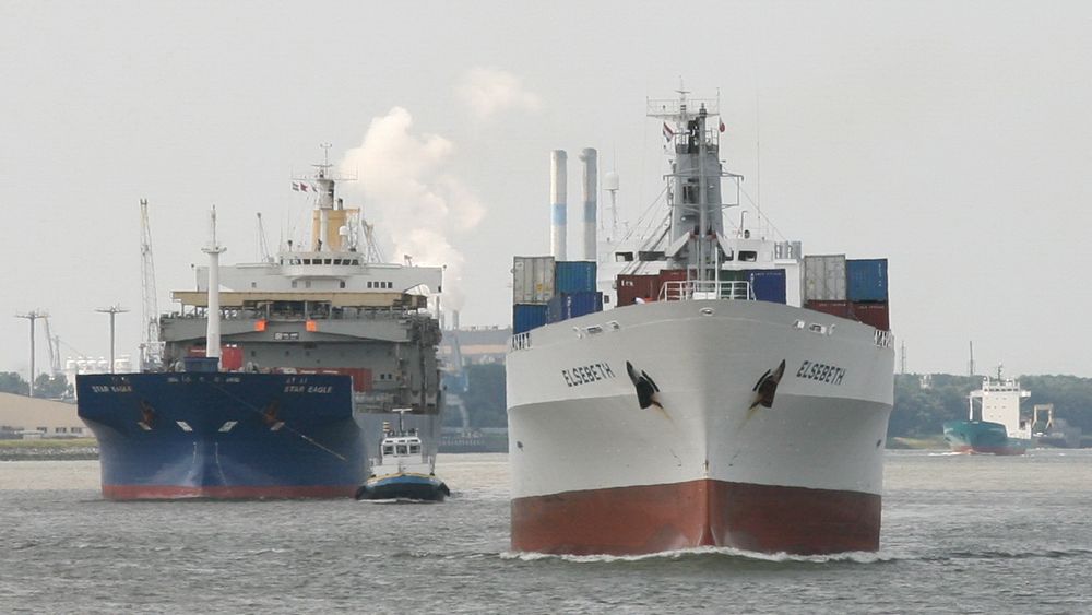Lasteskip seiler på kontinentet og bunkrer, mens utslippene i stor grad skjer i norske farvann.