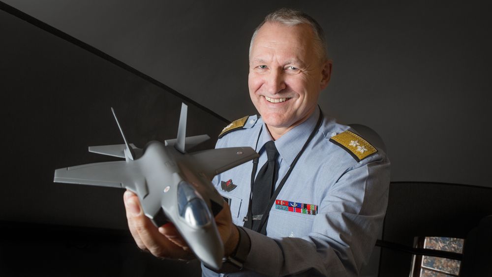 Generalmajor Morten Klever er direktør for Kampflyprogrammet.