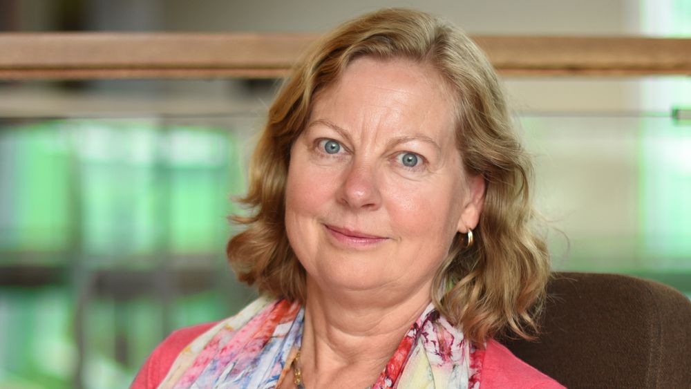 Administrerende direktør Berit Svendsen i Telenor Norge sier det er krevende å gjøre endringer som medfører at gode kollegaer mister jobben. Målet med å fjerne 13 prosent av de ansatte i teknologidivisjonen er å øke produktiviteten.
